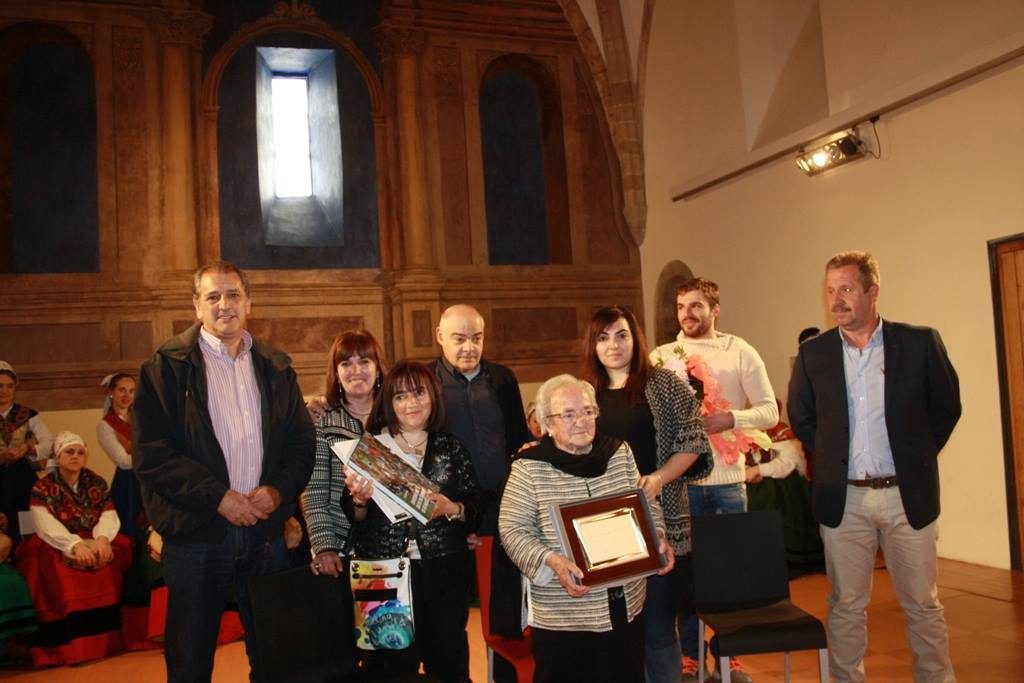 con alcalde y presi manco